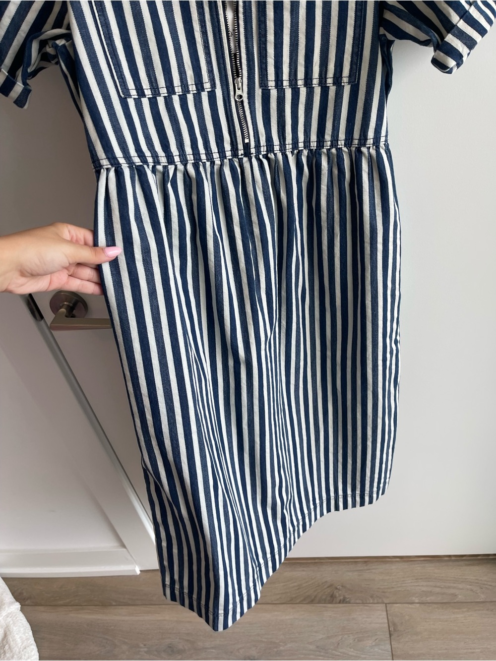 ALIGNE Gabriella Short-Sleeve Denim Midi Dress - Picture 3 of 8